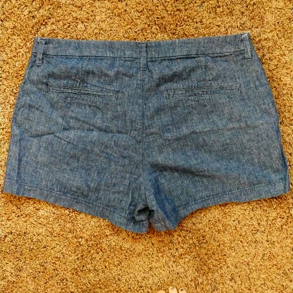 Old Navy everyday 3-inch short - Picture 3 of 4